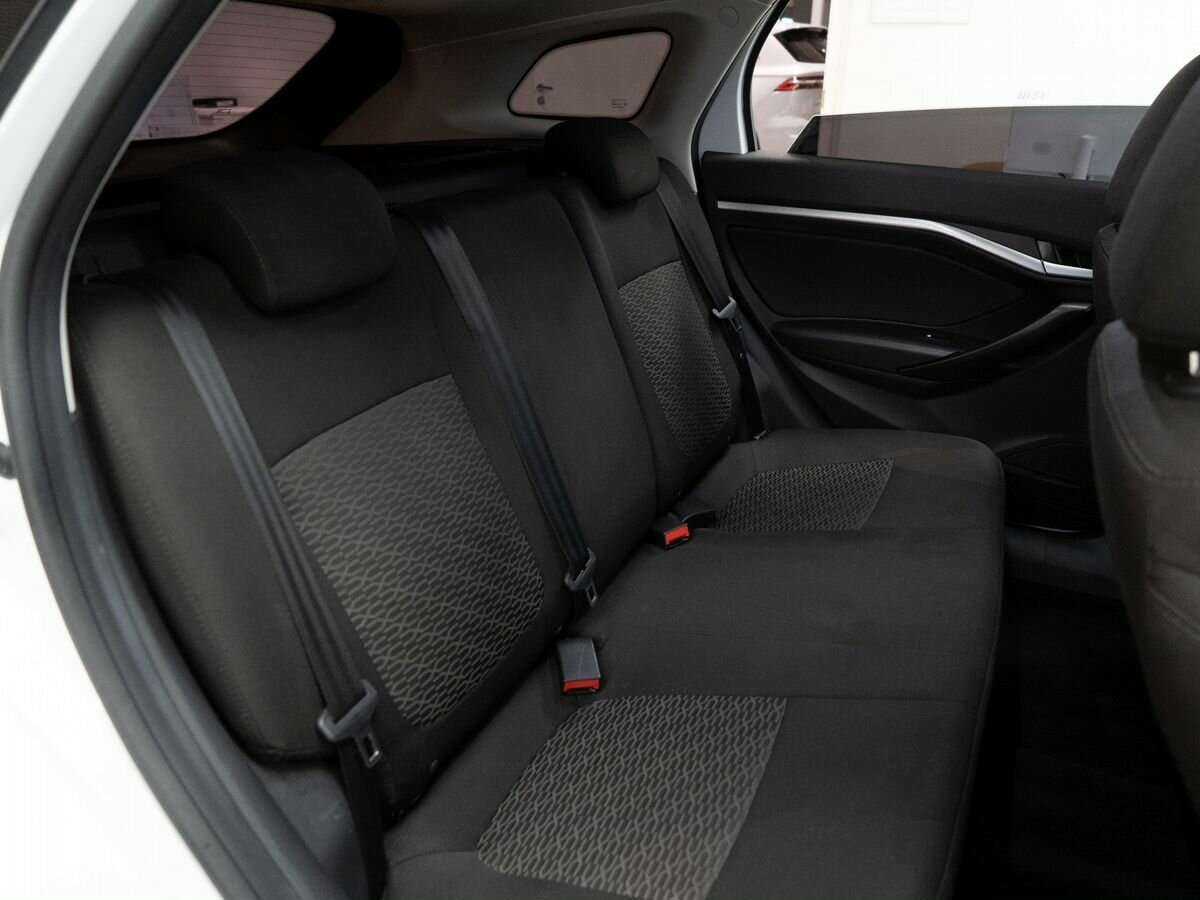 Купить Lada (ВАЗ) Vesta с пробегом. Фото: #8