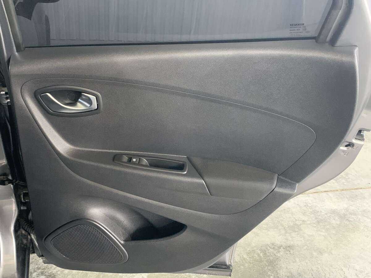 Купить Renault Kaptur с пробегом. Фото: #18