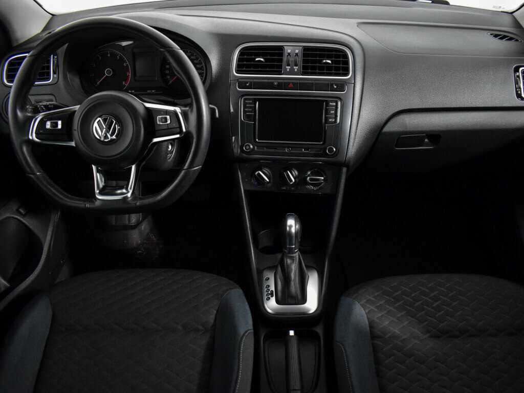 Купить Volkswagen Polo с пробегом. Фото: #11