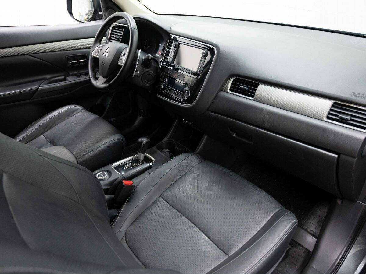 Купить Mitsubishi Outlander с пробегом. Фото: #10