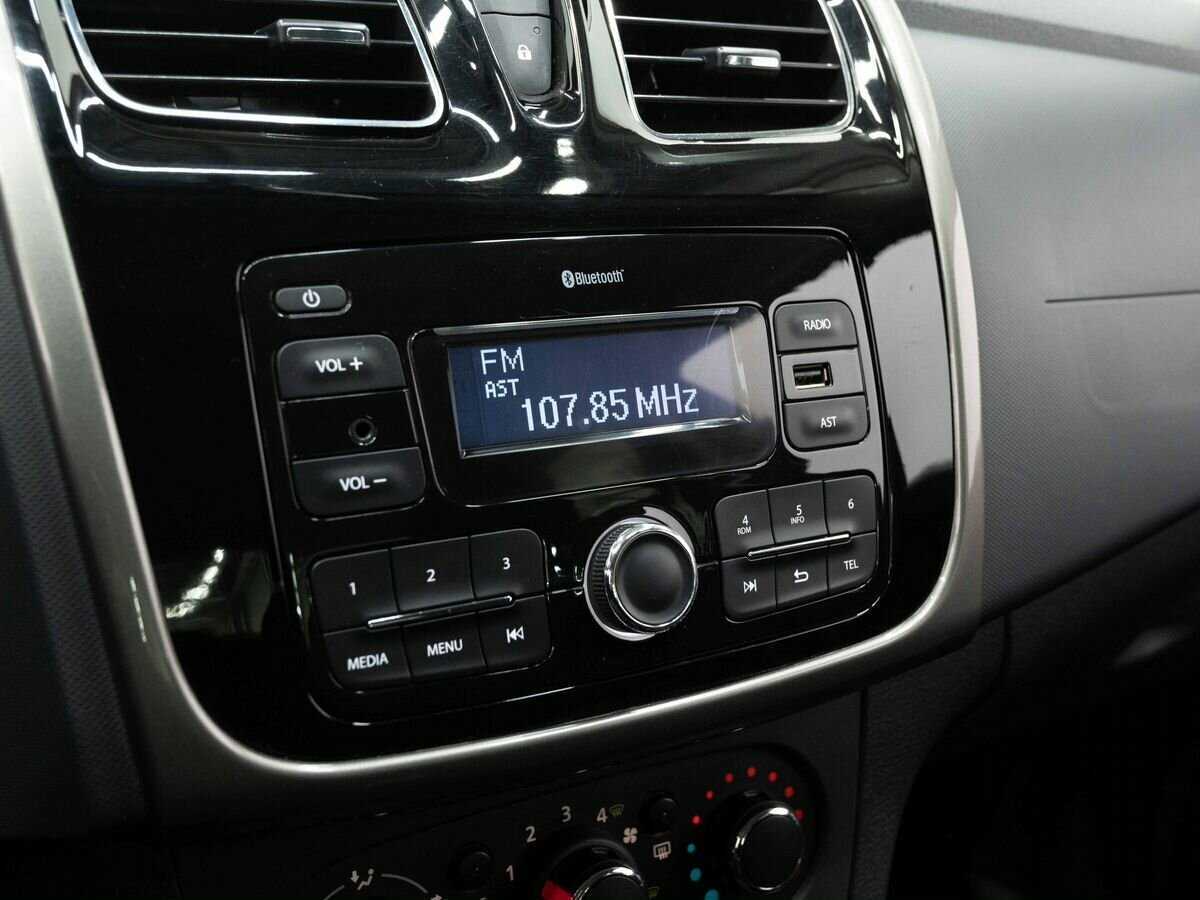 Купить Renault Logan с пробегом. Фото: #18