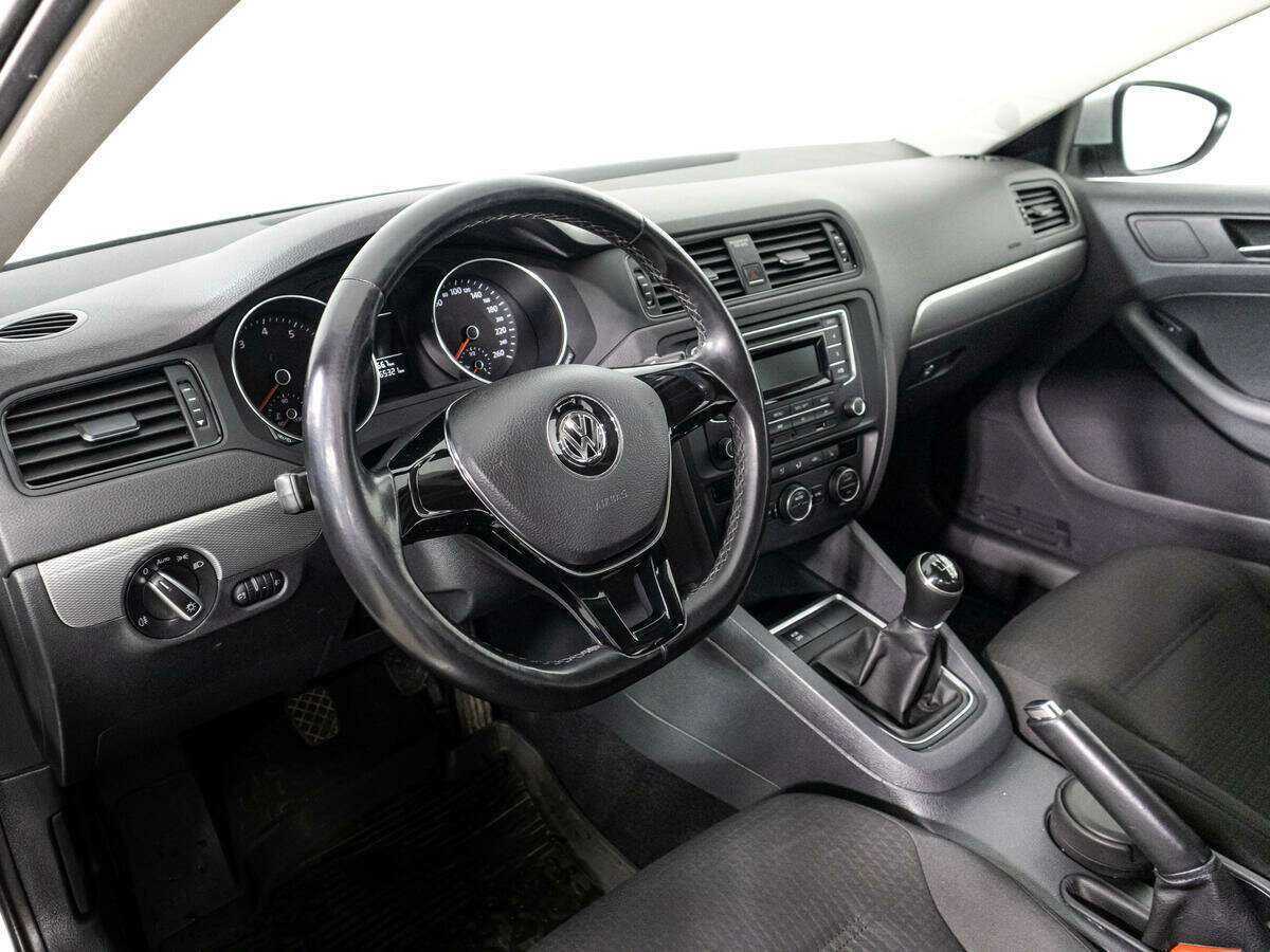 Купить Volkswagen Jetta с пробегом. Фото: #10