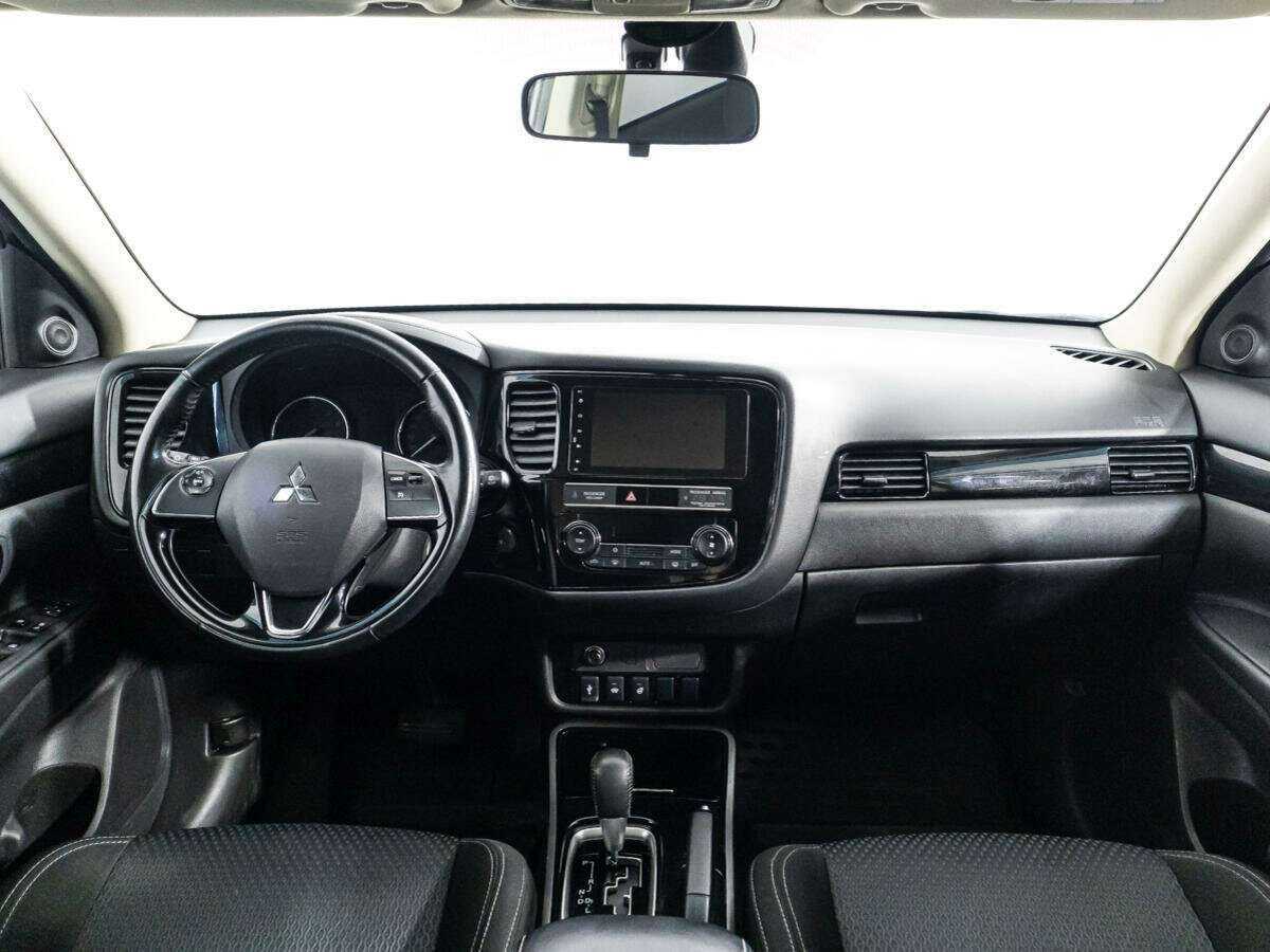 Купить Mitsubishi Outlander с пробегом. Фото: #12