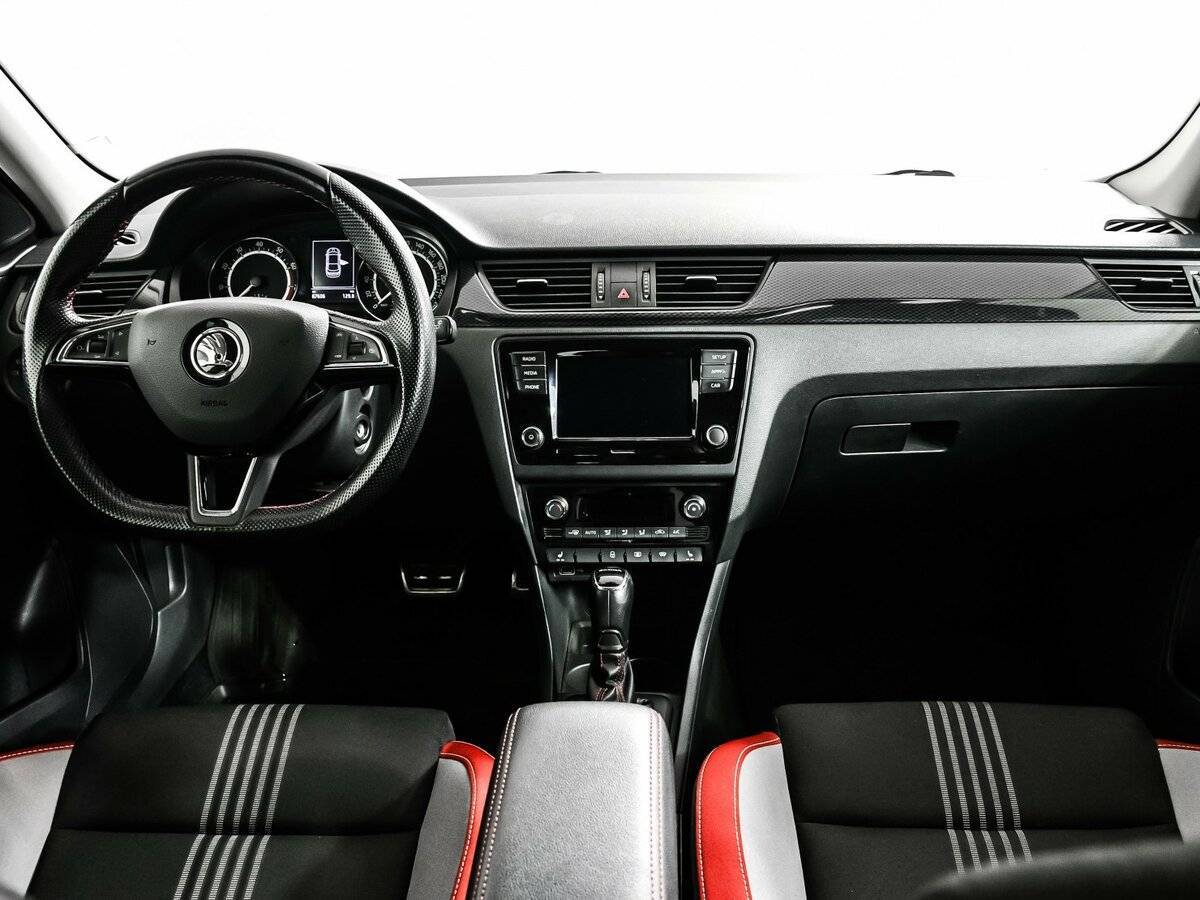 Купить Skoda Rapid с пробегом. Фото: #10