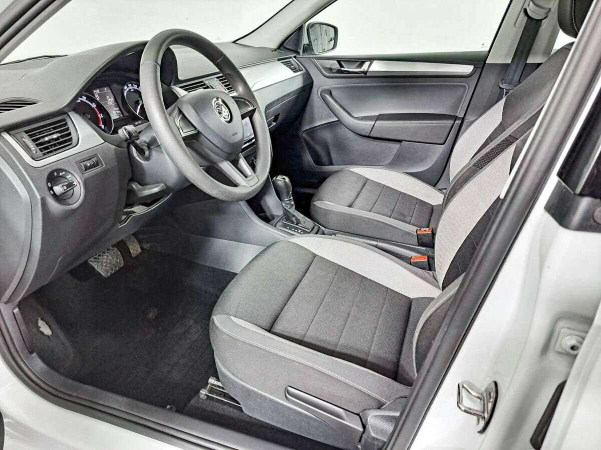 Купить Skoda Rapid с пробегом. Фото: #12
