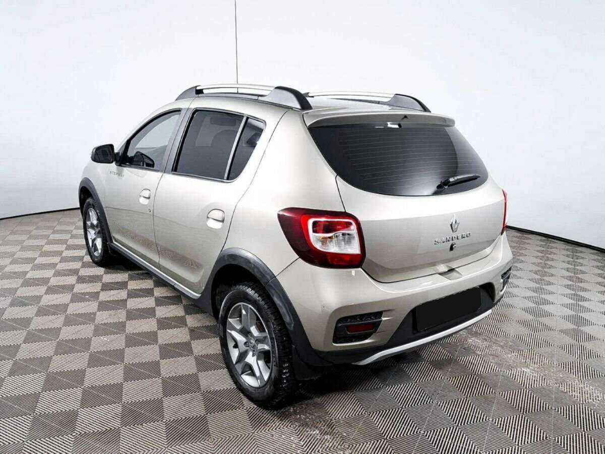 Купить Renault Sandero с пробегом. Фото: #4