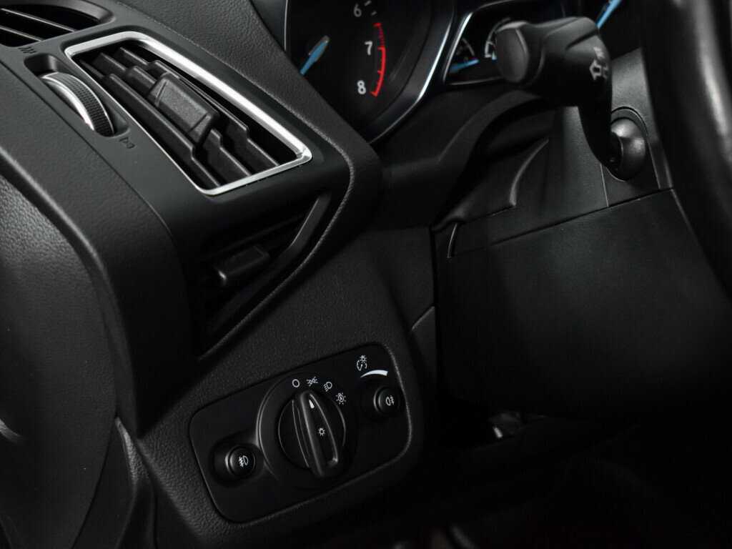 Купить Ford Kuga с пробегом. Фото: #9