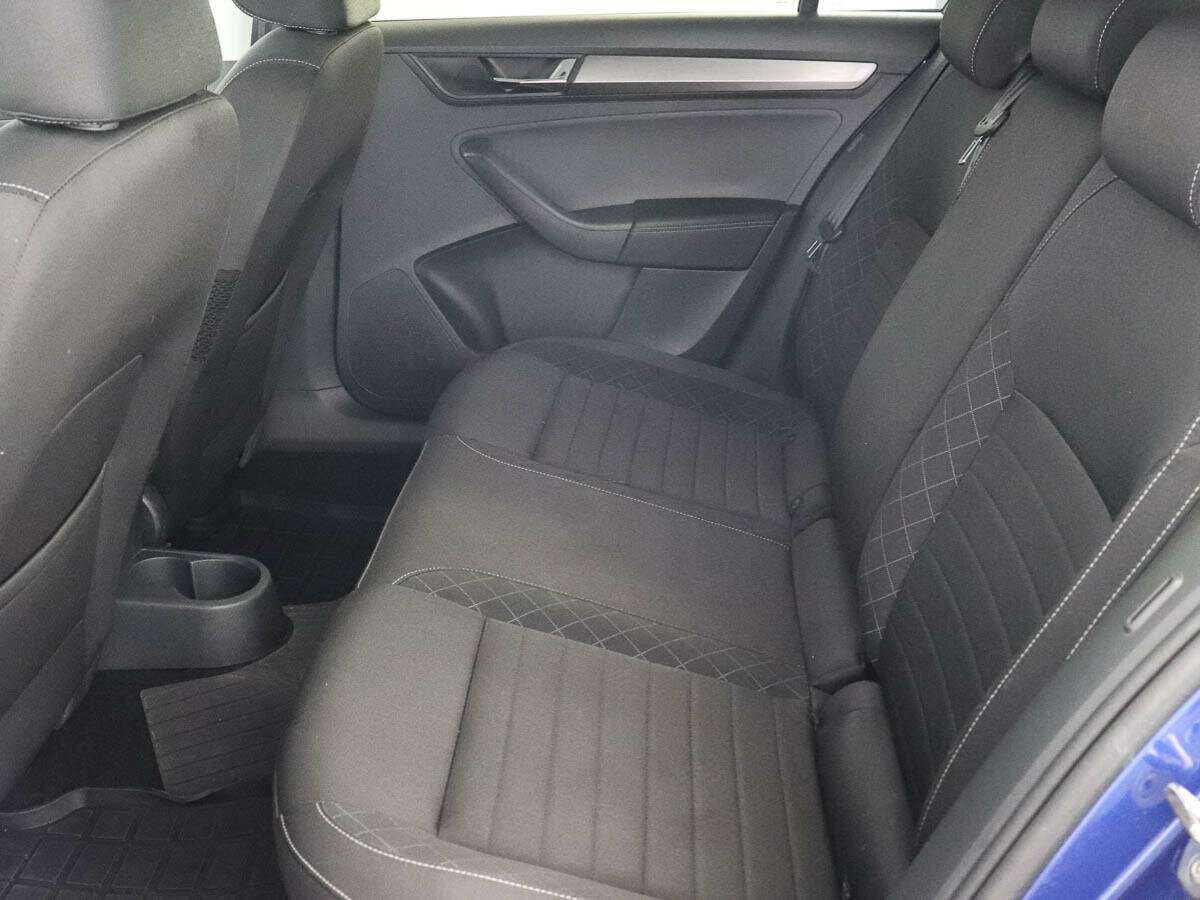 Купить Skoda Rapid с пробегом. Фото: #8