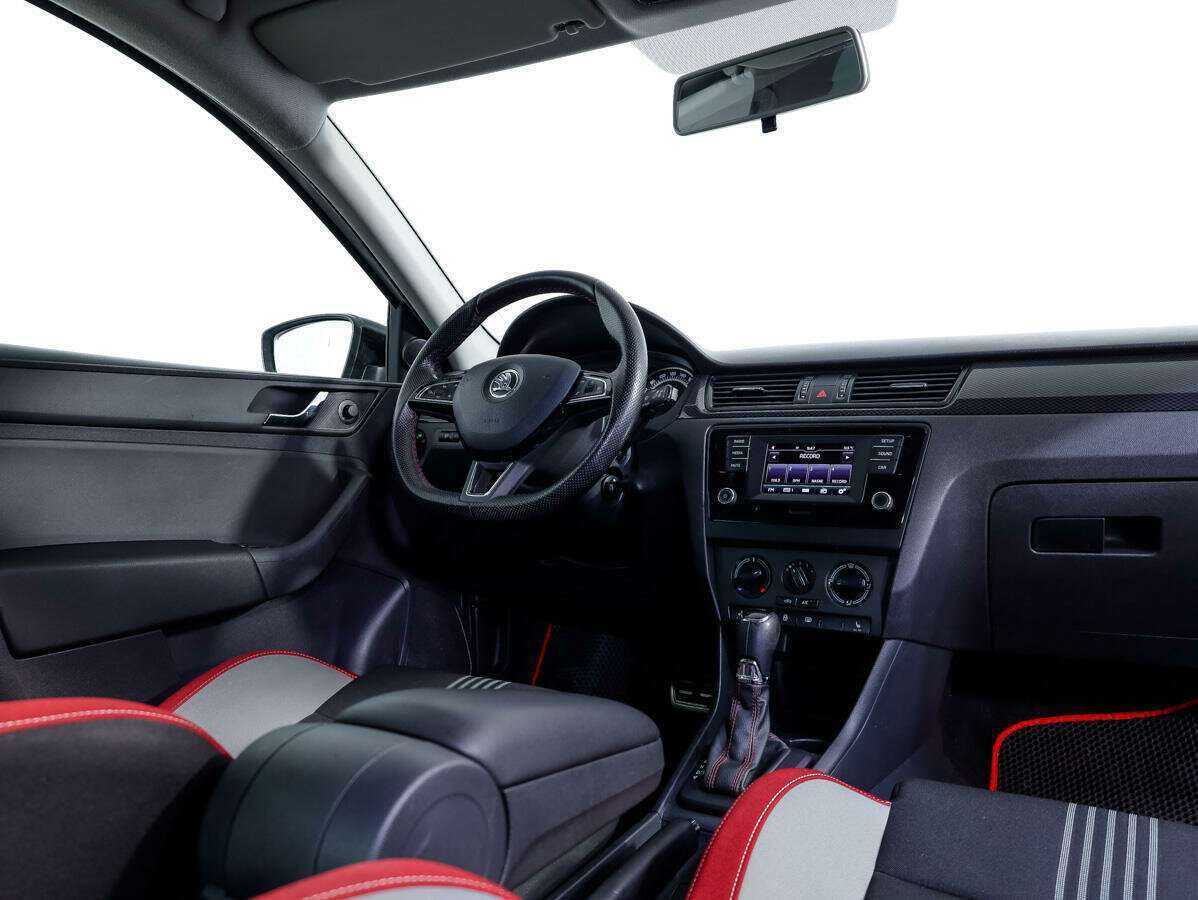Купить Skoda Rapid с пробегом. Фото: #8