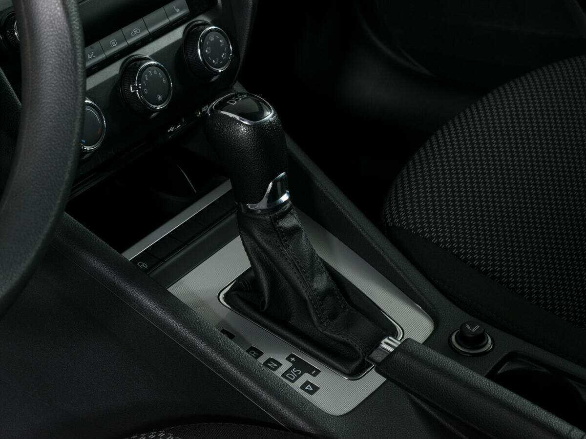 Купить Skoda Octavia с пробегом. Фото: #9