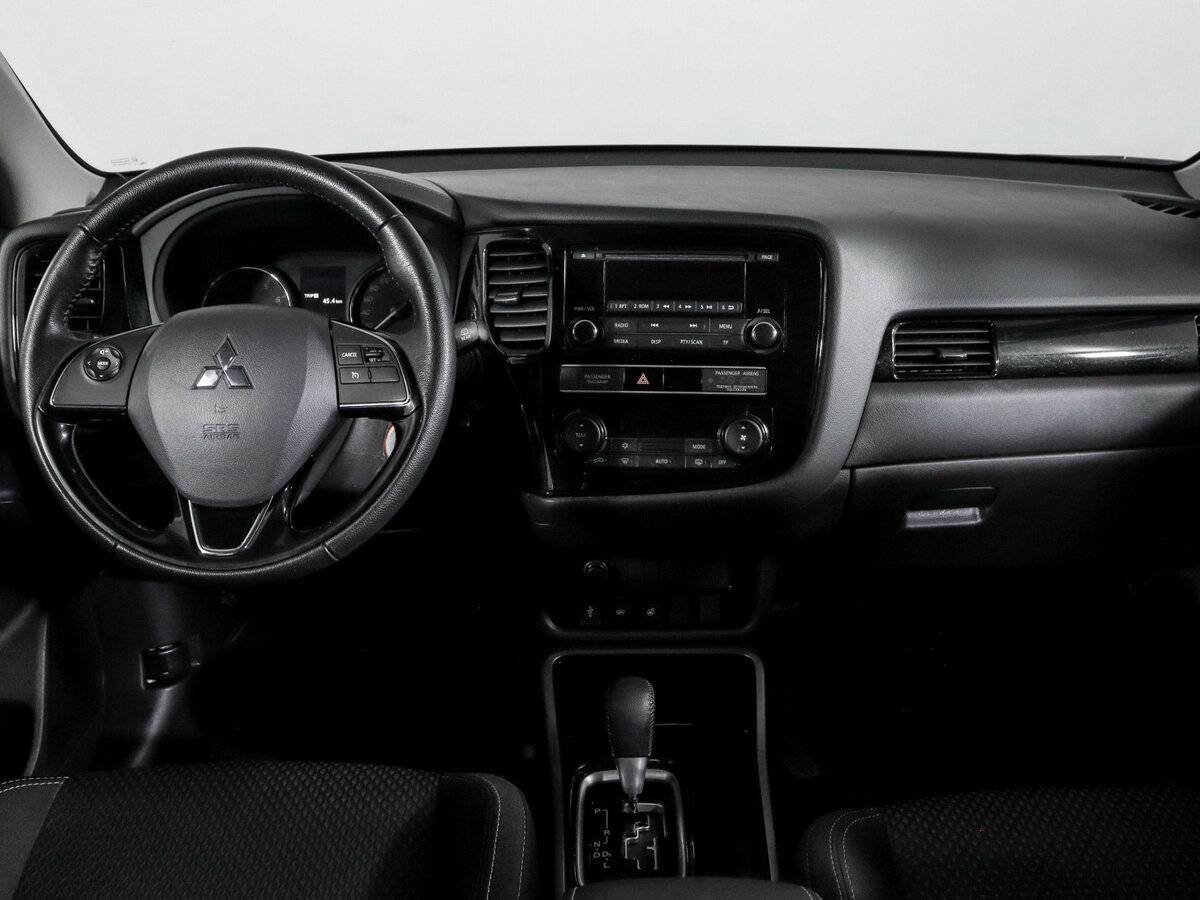 Купить Mitsubishi Outlander с пробегом. Фото: #11