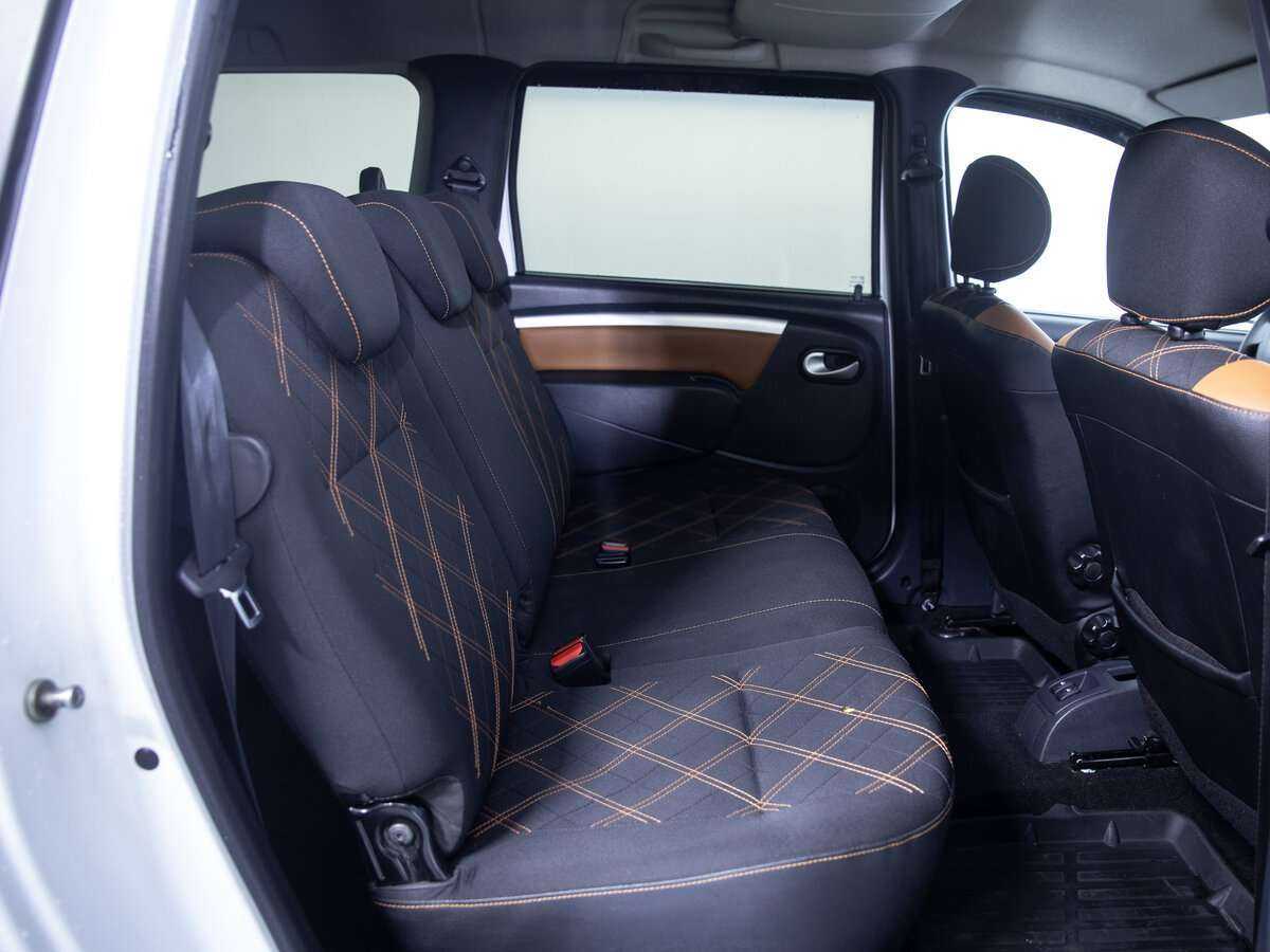 Купить Lada (ВАЗ) Largus с пробегом. Фото: #9