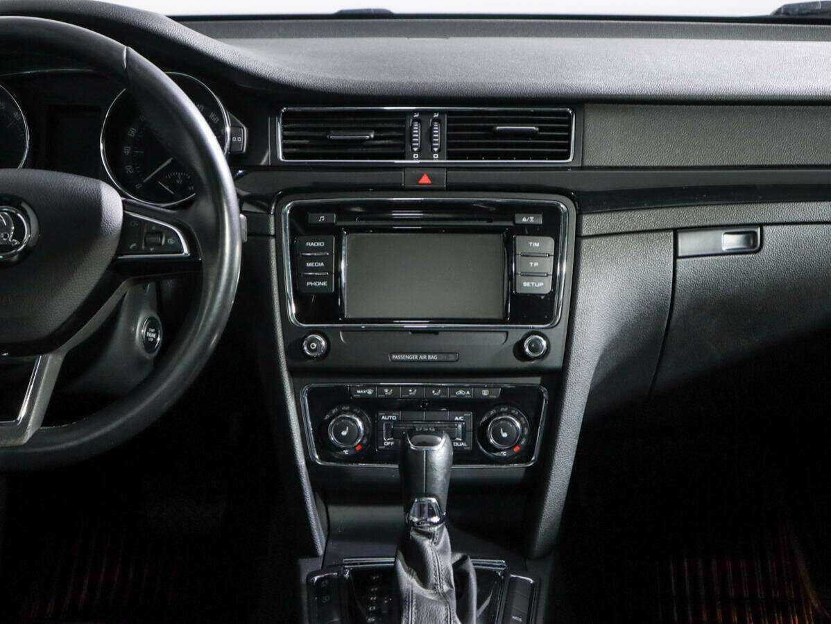 Купить Skoda Superb с пробегом. Фото: #12