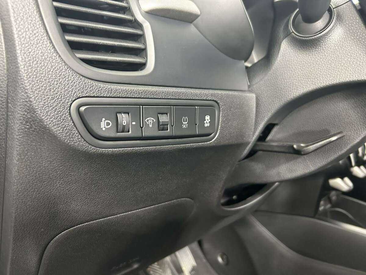 Купить Kia Rio с пробегом. Фото: #8