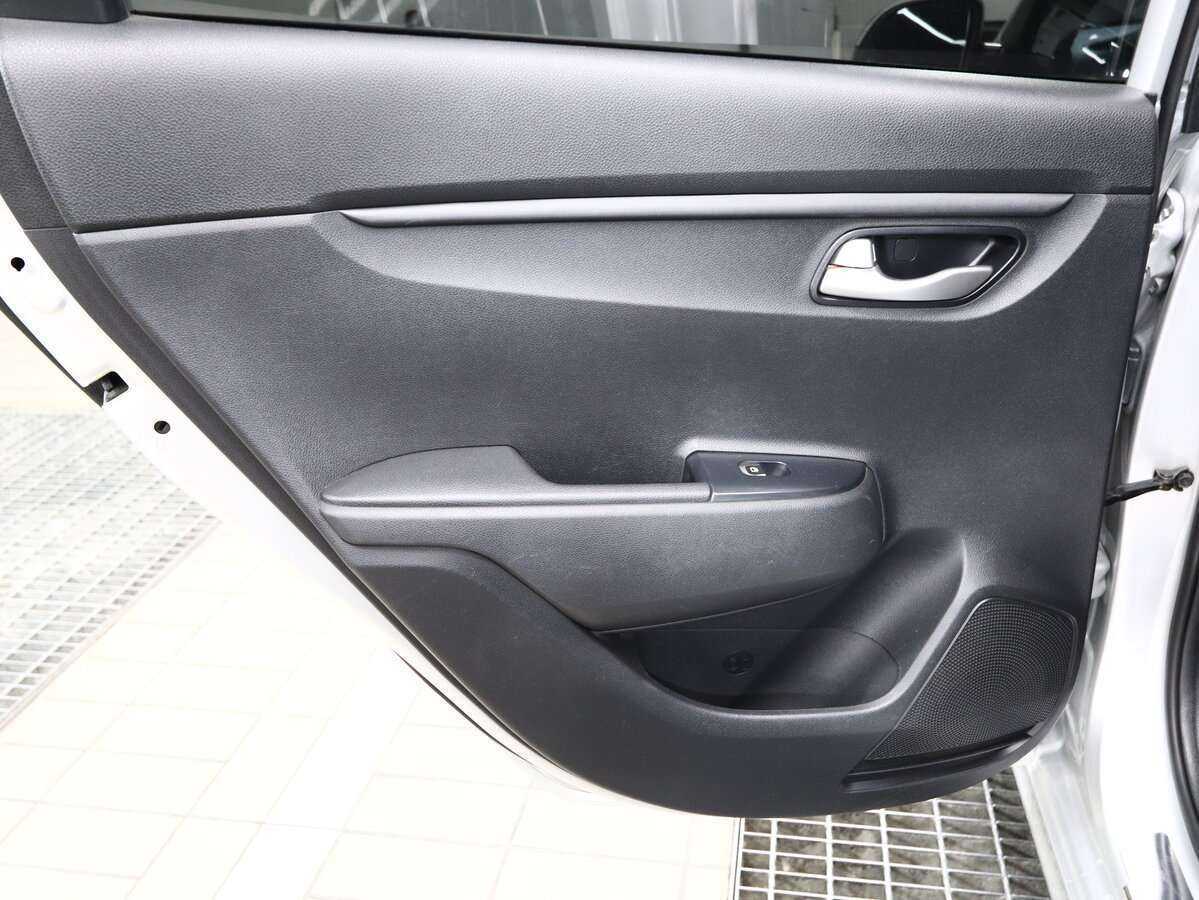 Купить Kia Rio с пробегом. Фото: #11