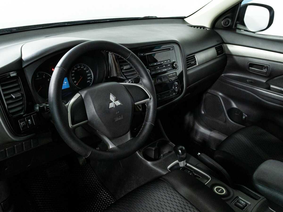 Купить Mitsubishi Outlander с пробегом. Фото: #10