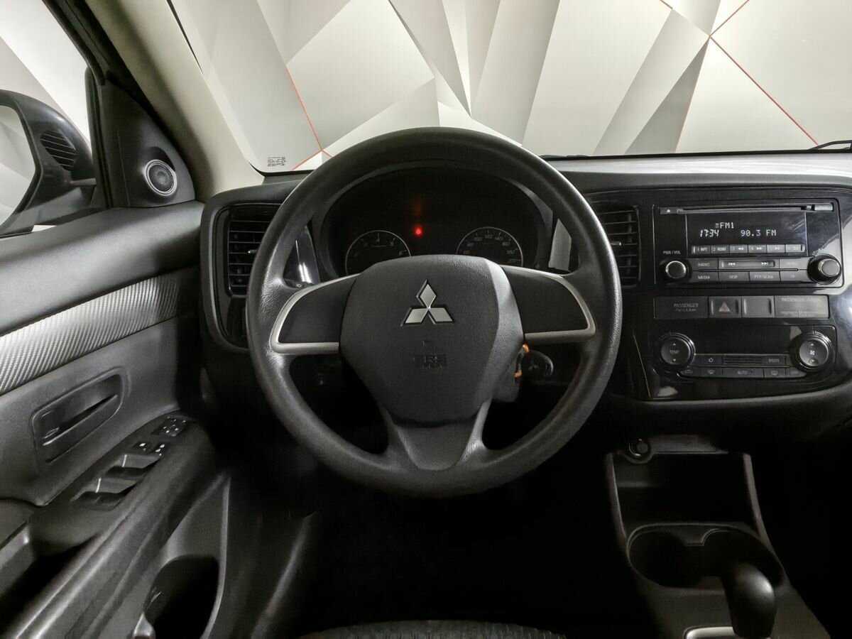 Купить Mitsubishi Outlander с пробегом. Фото: #14