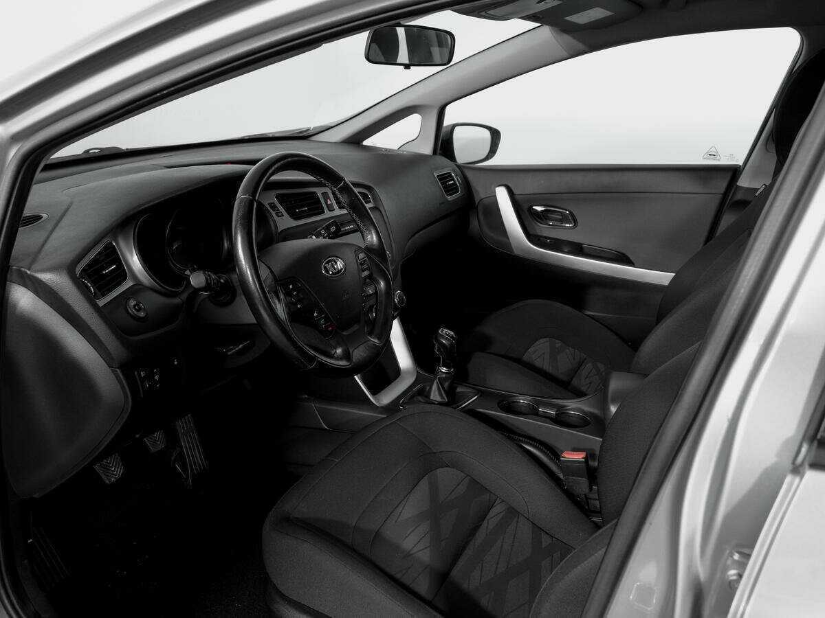 Купить Kia Ceed с пробегом. Фото: #14