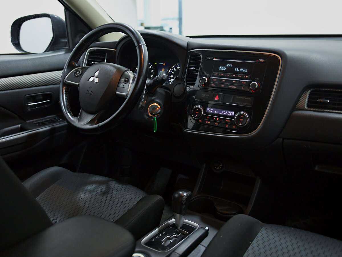 Купить Mitsubishi Outlander с пробегом. Фото: #6