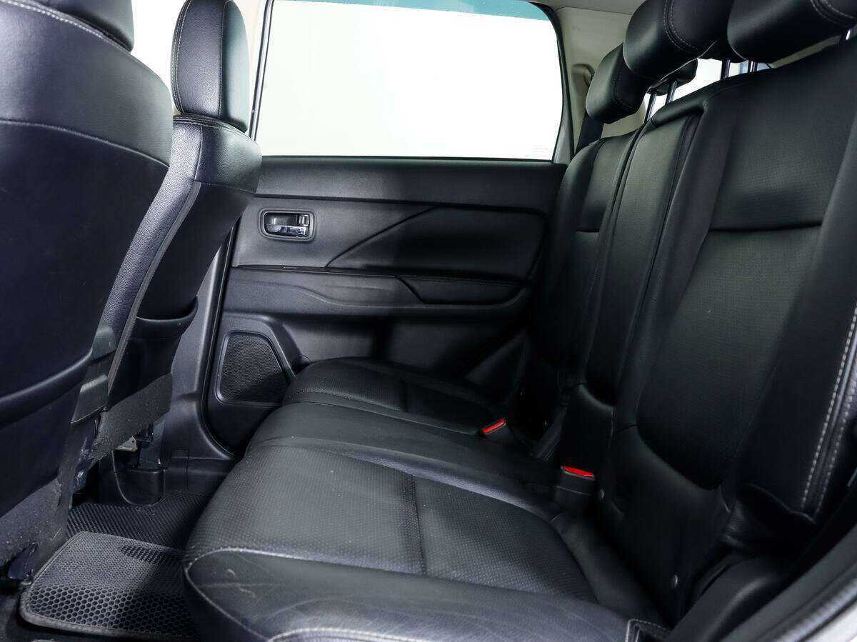 Купить Mitsubishi Outlander с пробегом. Фото: #10
