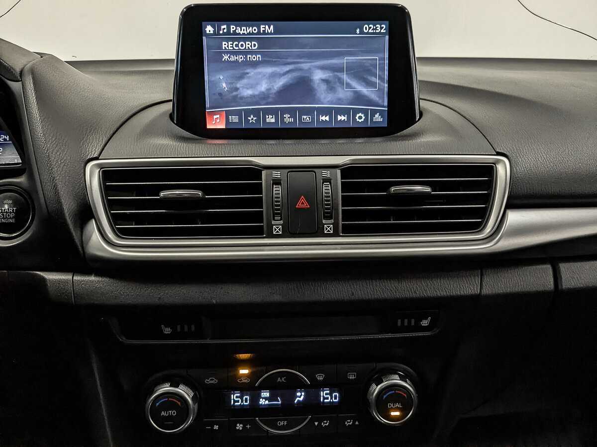 Купить Mazda 3 с пробегом. Фото: #14