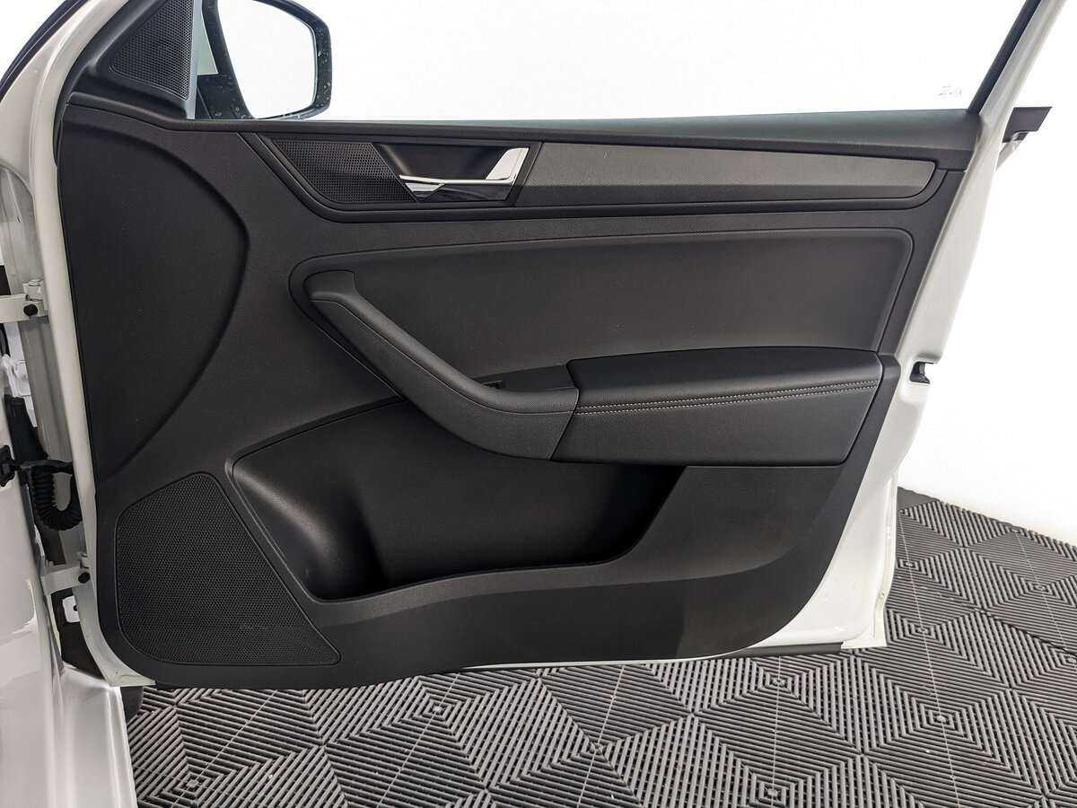 Купить Skoda Rapid с пробегом. Фото: #20