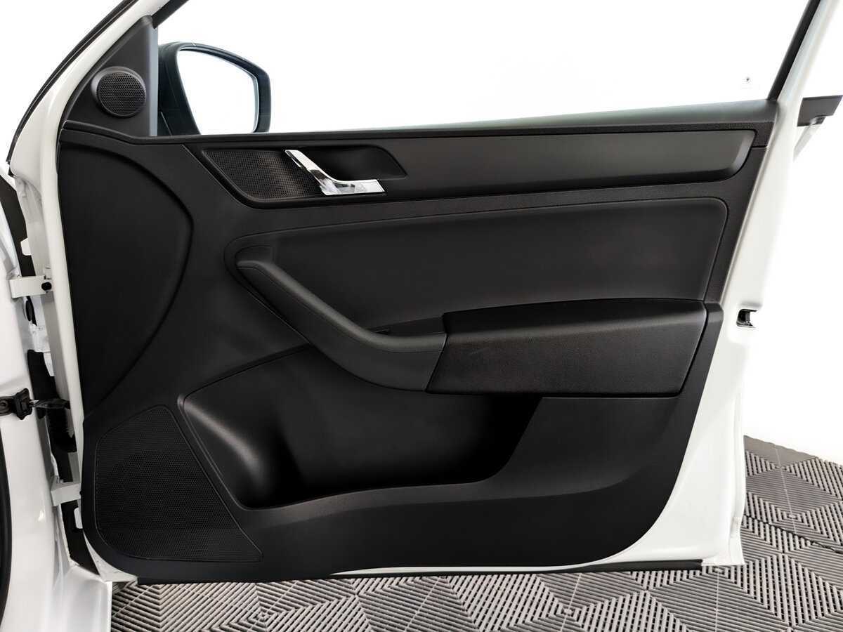 Купить Skoda Rapid с пробегом. Фото: #23