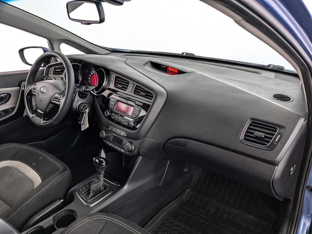 Купить Kia Ceed с пробегом. Фото: #8