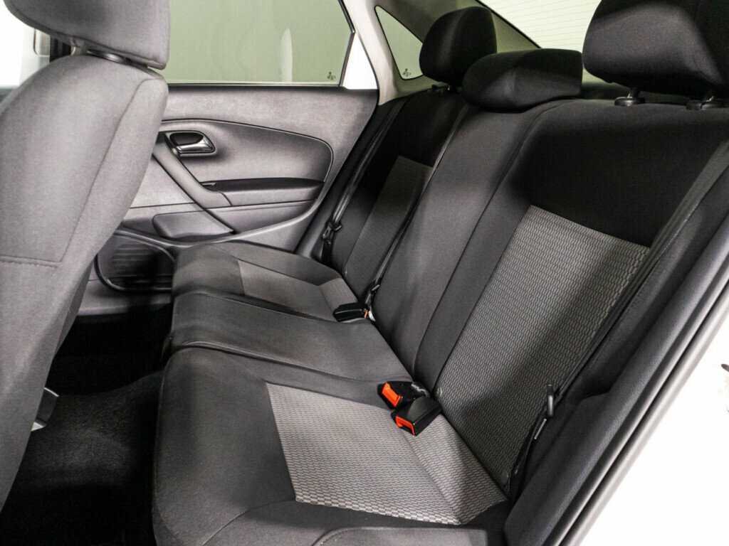 Купить Volkswagen Polo с пробегом. Фото: #9