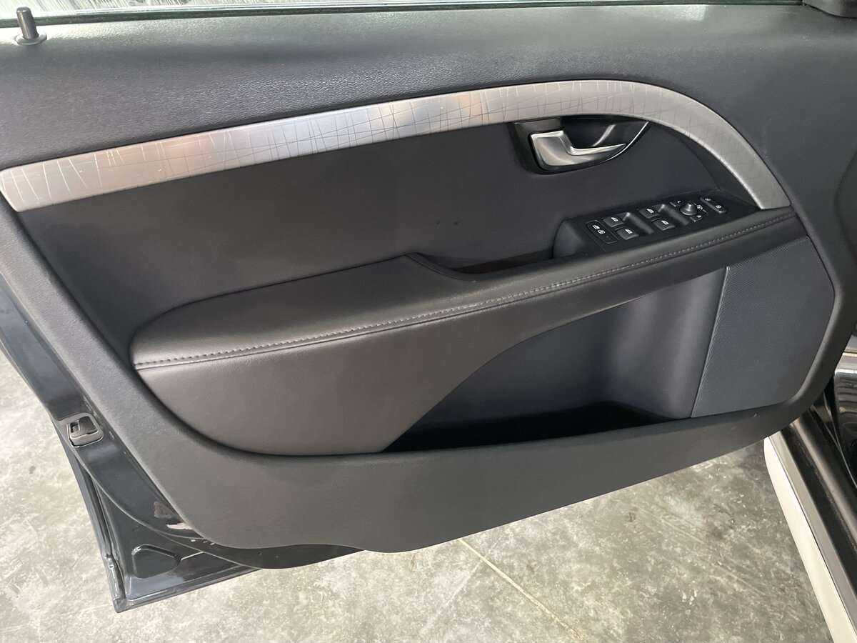 Купить Volvo XC70 с пробегом. Фото: #26