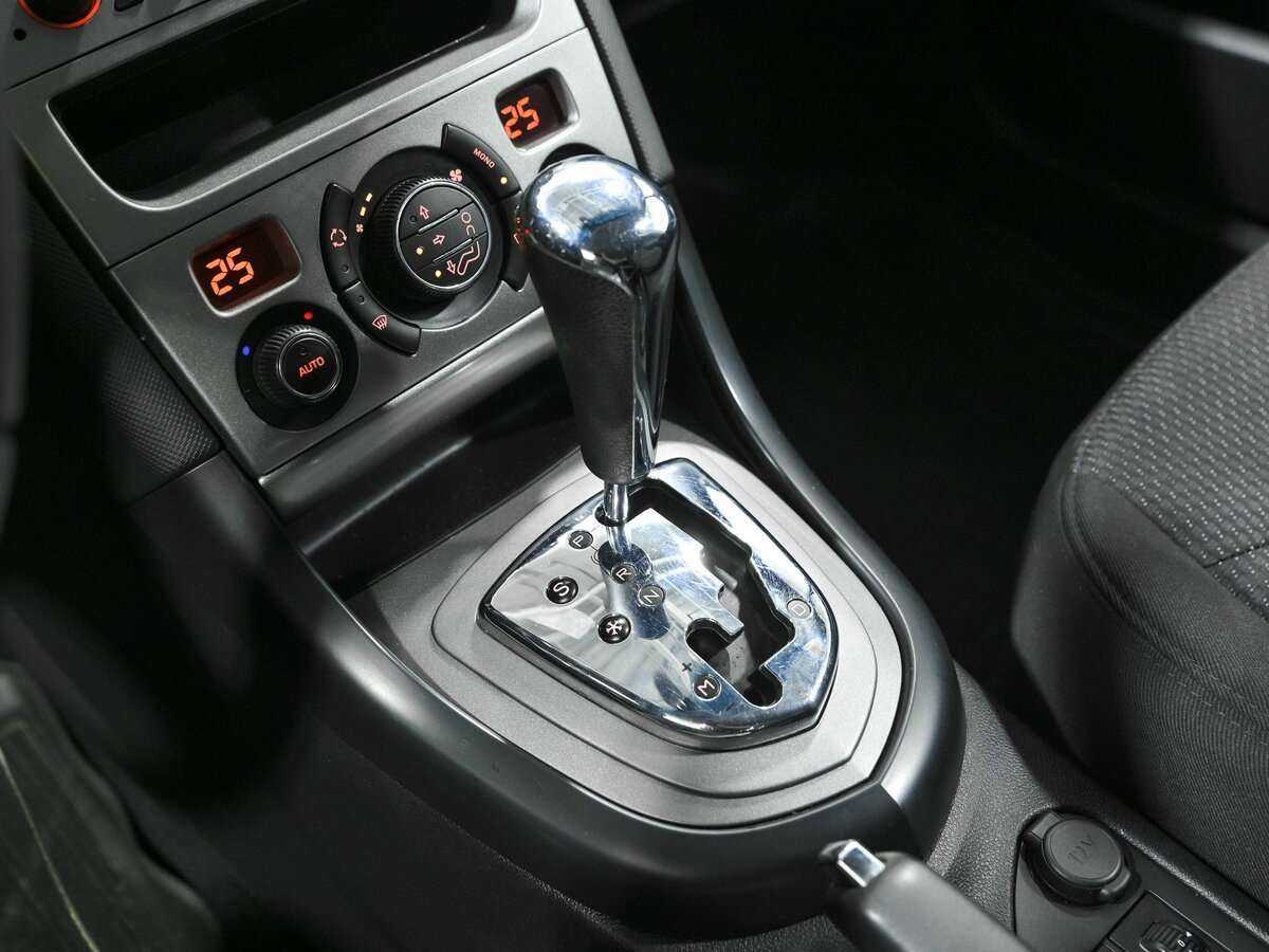 Купить Peugeot 408 с пробегом. Фото: #8