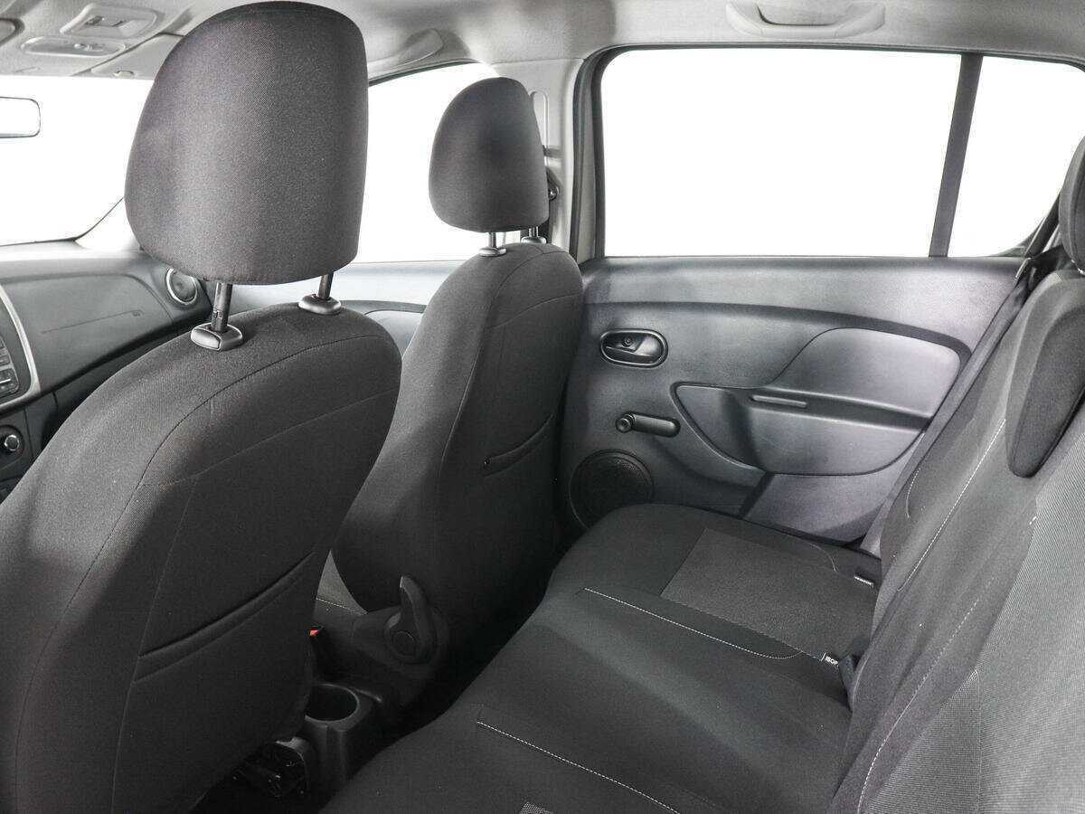 Купить Renault Sandero с пробегом. Фото: #11