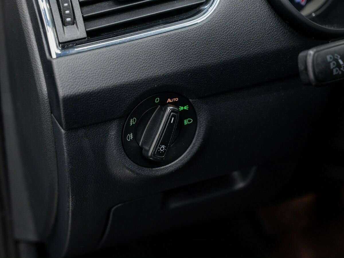 Купить Skoda Octavia с пробегом. Фото: #11