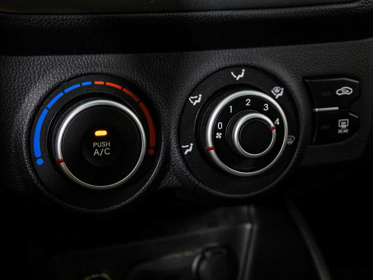 Купить Kia Rio с пробегом. Фото: #13