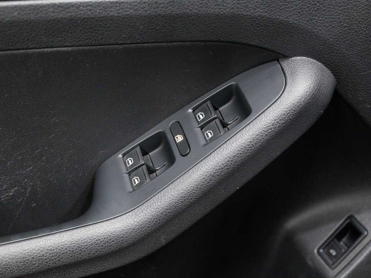 Купить Volkswagen Jetta с пробегом. Фото: #15