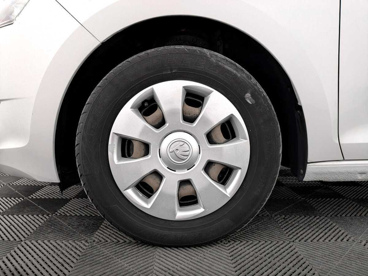 Купить Skoda Rapid с пробегом. Фото: #17