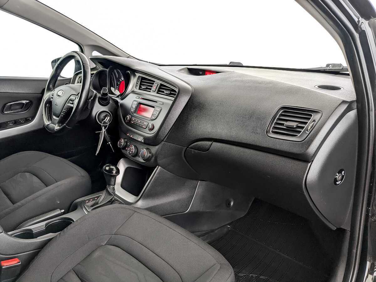 Купить Kia Ceed с пробегом. Фото: #10