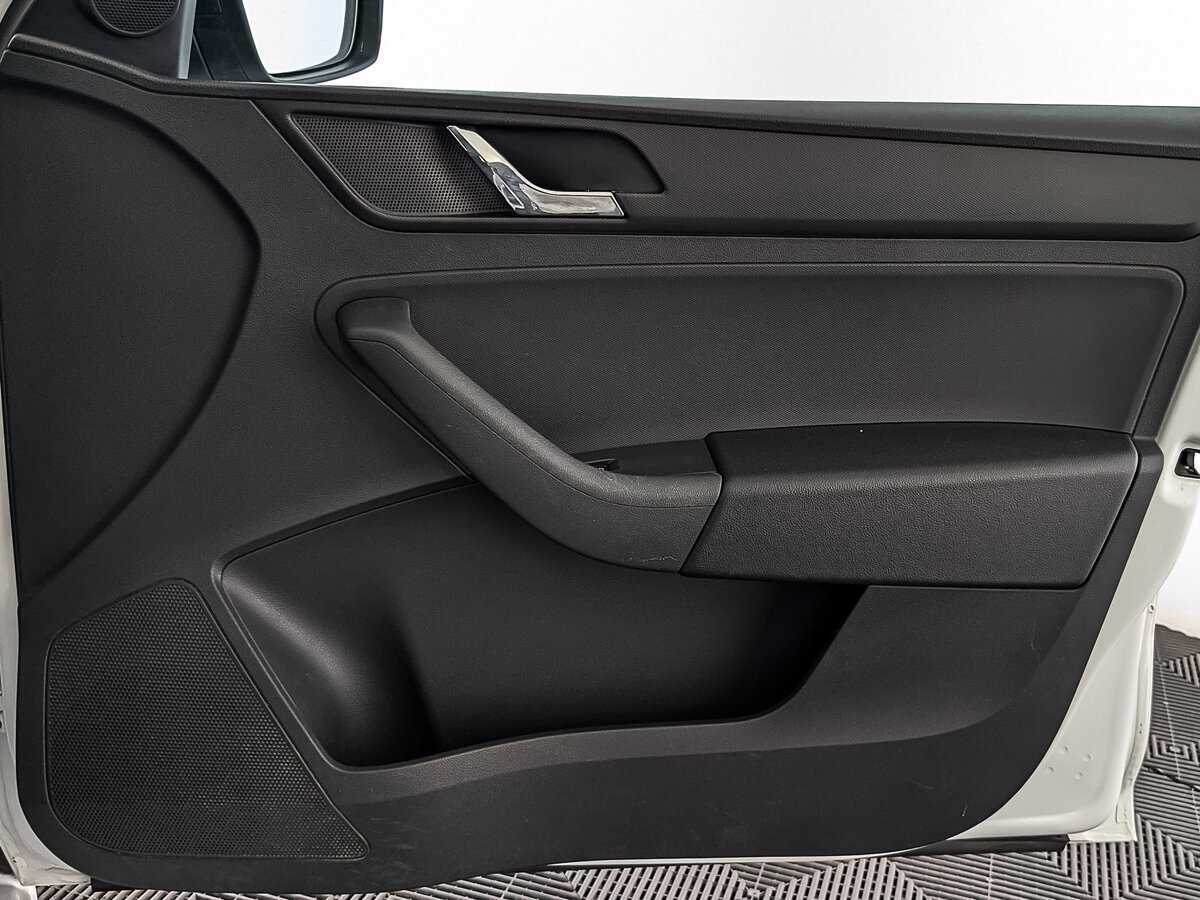 Купить Skoda Rapid с пробегом. Фото: #21