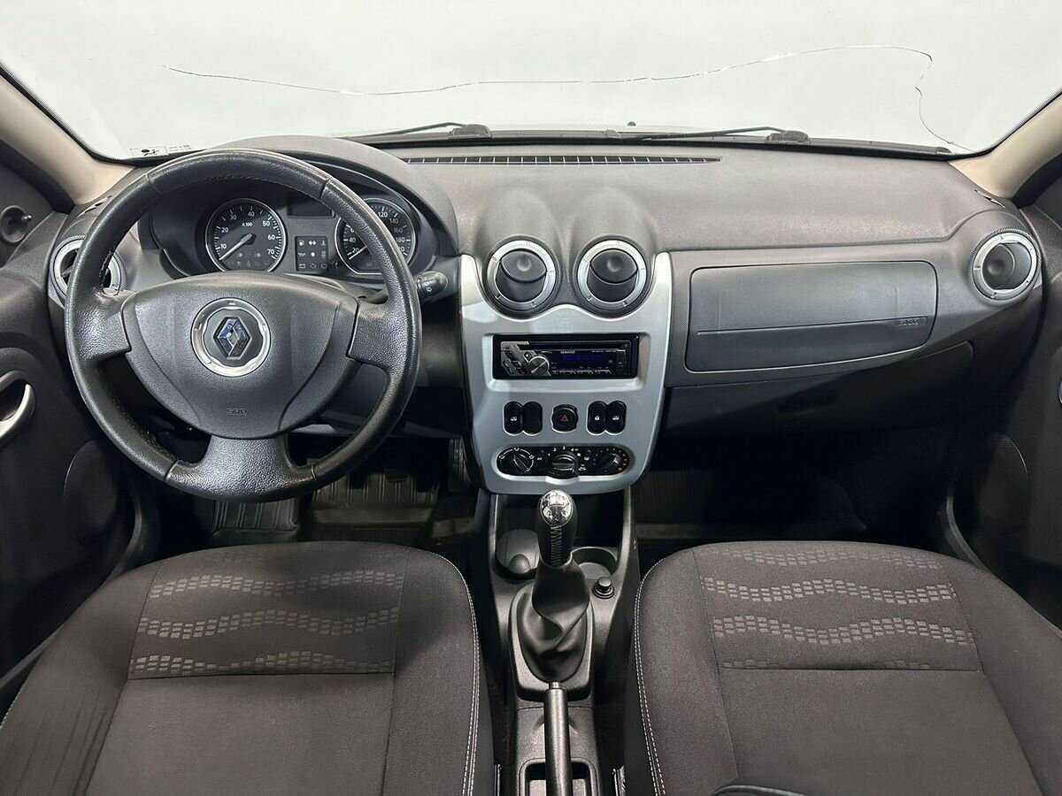 Купить Renault Sandero с пробегом. Фото: #9