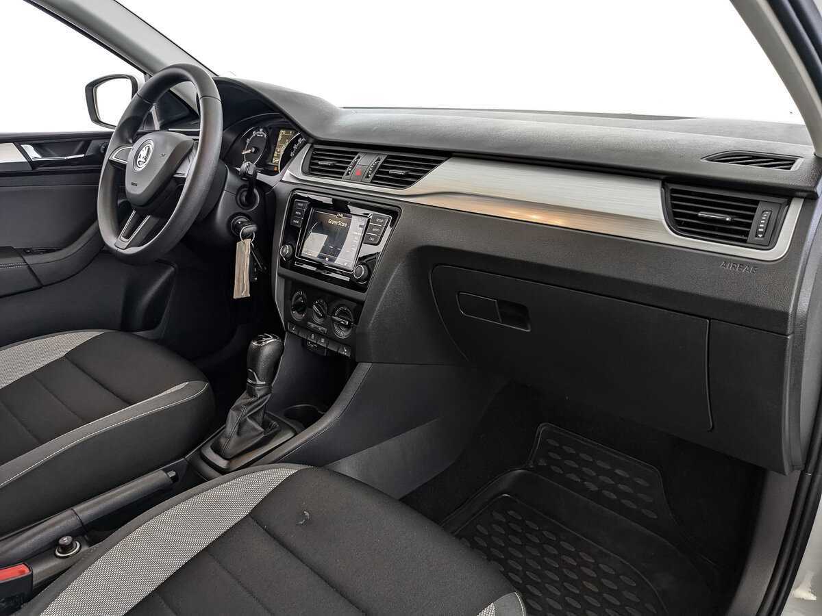 Купить Skoda Rapid с пробегом. Фото: #8