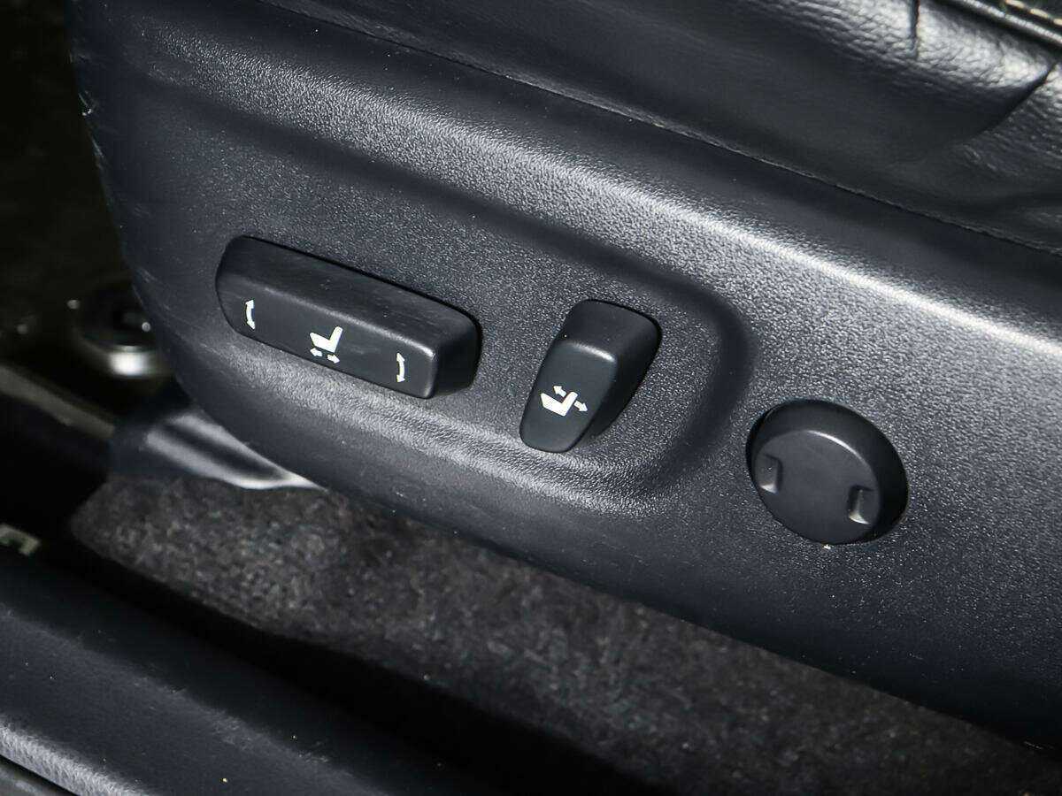 Купить Toyota RAV4 с пробегом. Фото: #16