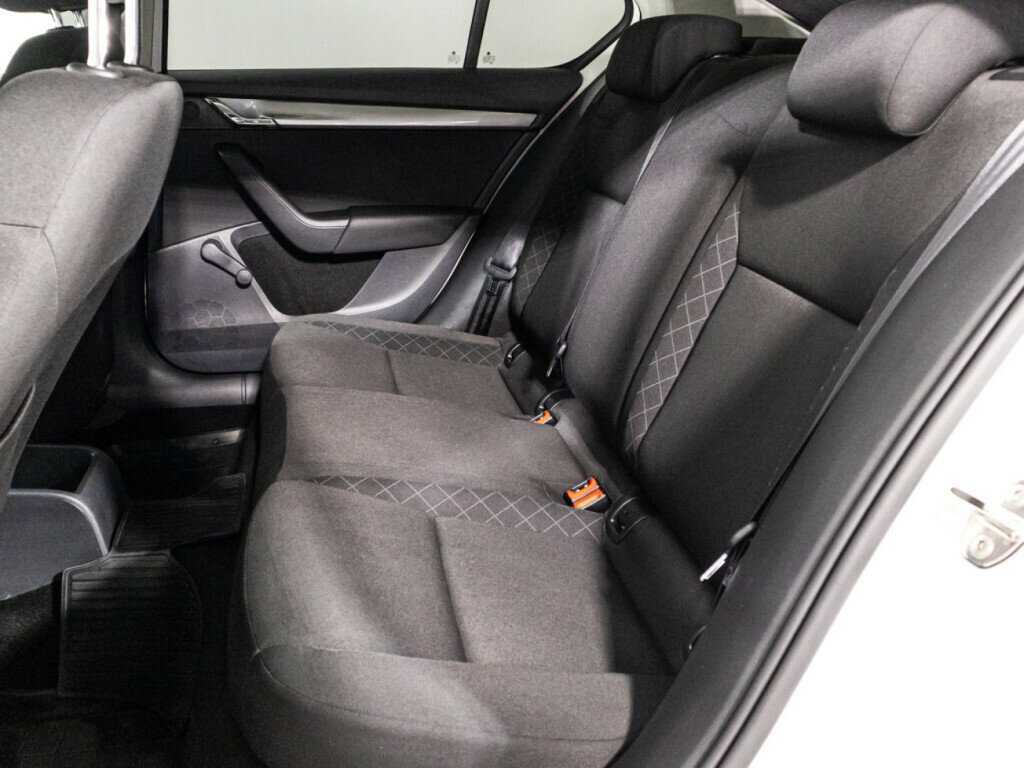 Купить Skoda Octavia с пробегом. Фото: #9