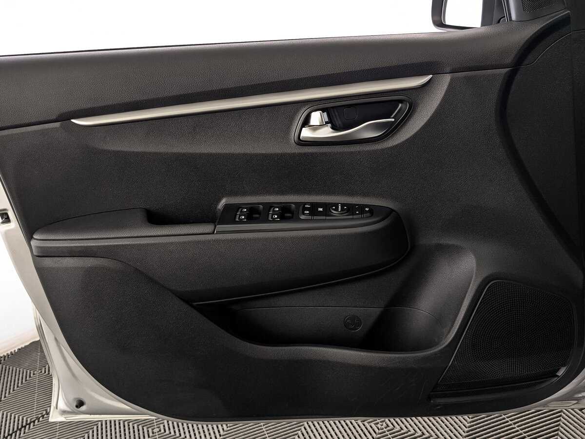 Купить Kia Rio с пробегом. Фото: #18