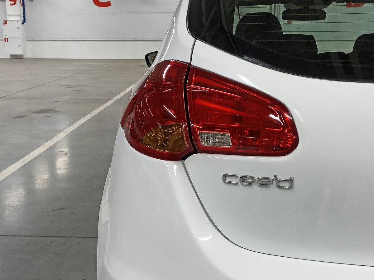 Купить Kia Ceed с пробегом. Фото: #8