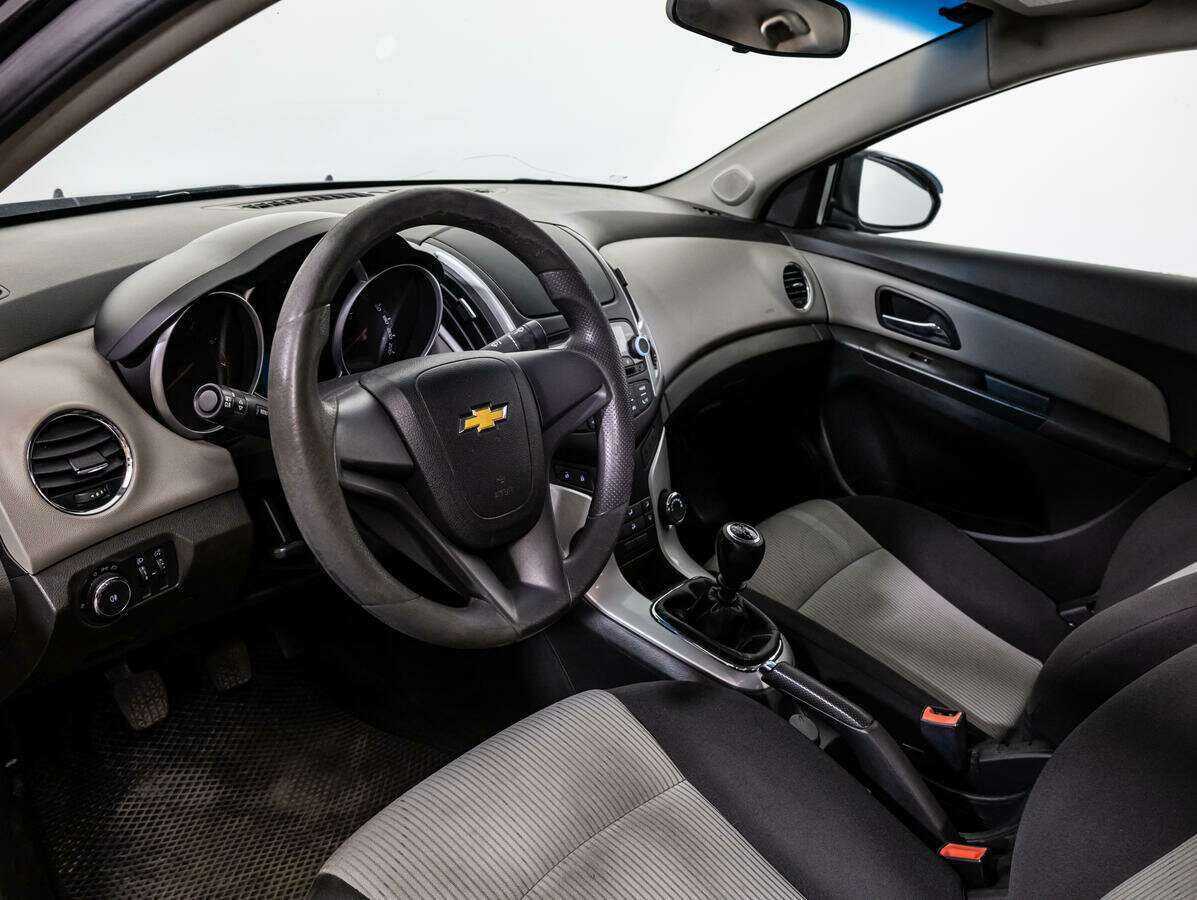 Купить Chevrolet Cruze с пробегом. Фото: #10