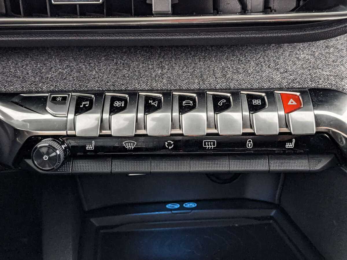 Купить Peugeot 3008 с пробегом. Фото: #21