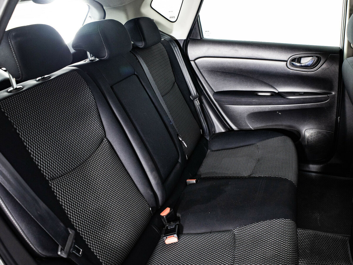 Купить Nissan Tiida с пробегом. Фото: #9