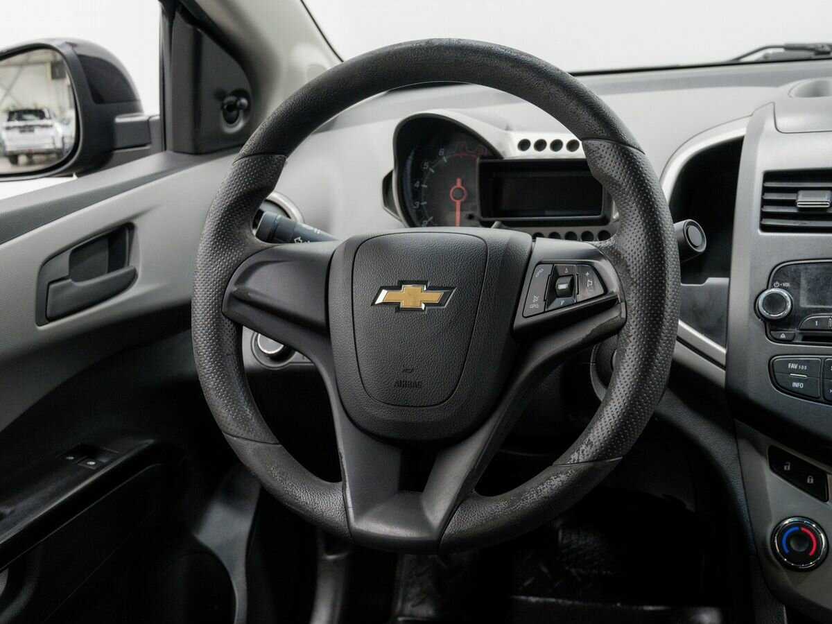 Купить Chevrolet Aveo с пробегом. Фото: #7