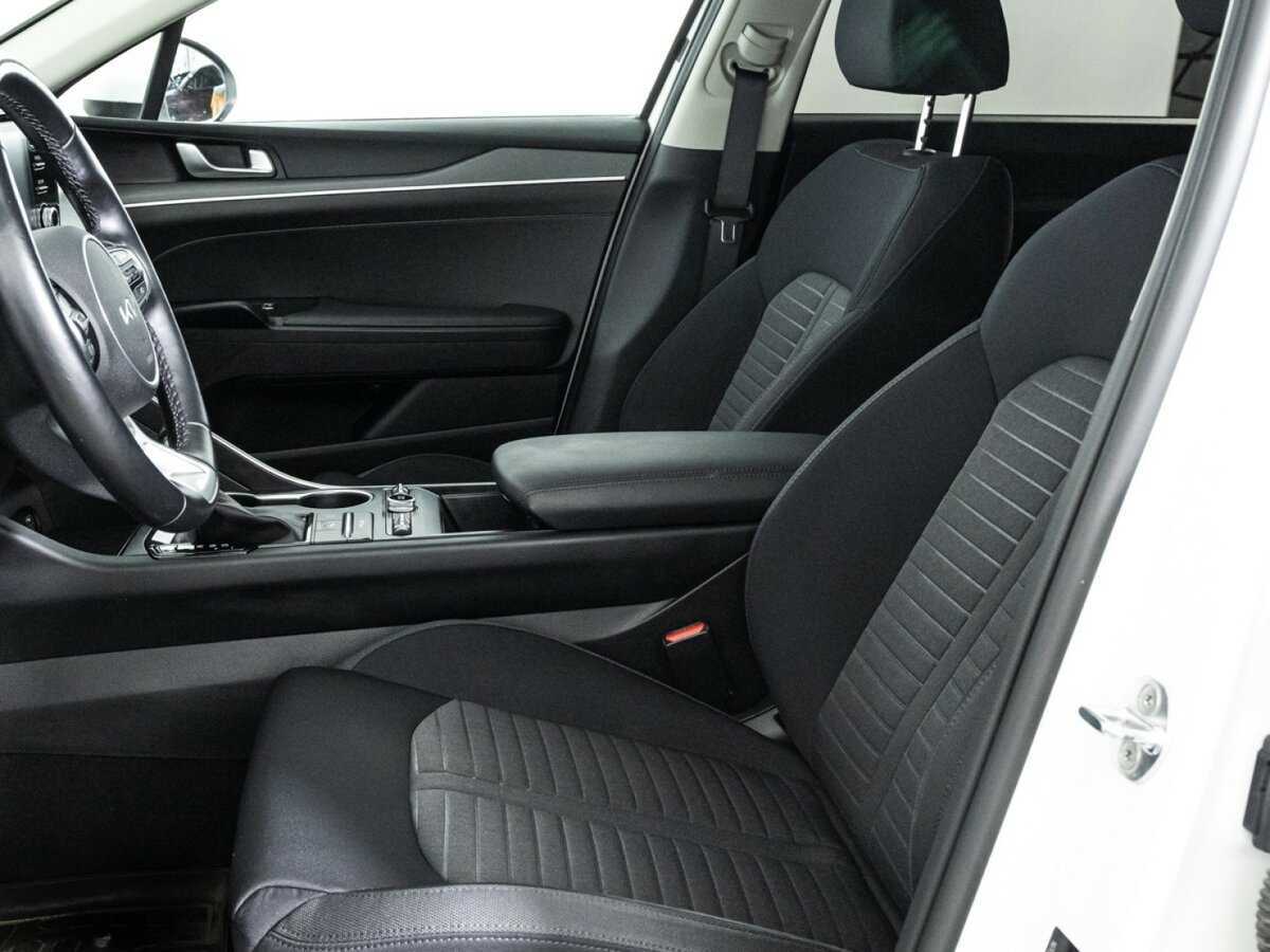 Купить Kia K5 с пробегом. Фото: #15