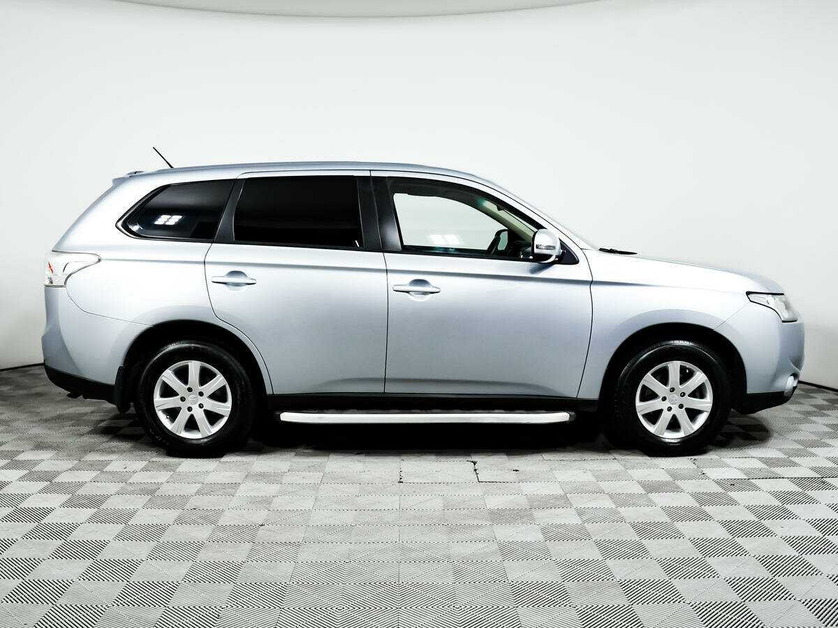 Купить Mitsubishi Outlander с пробегом. Фото: #3